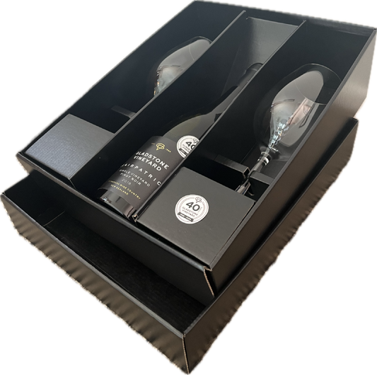 Library Blairpatrick gift pack with 2 wine glasses